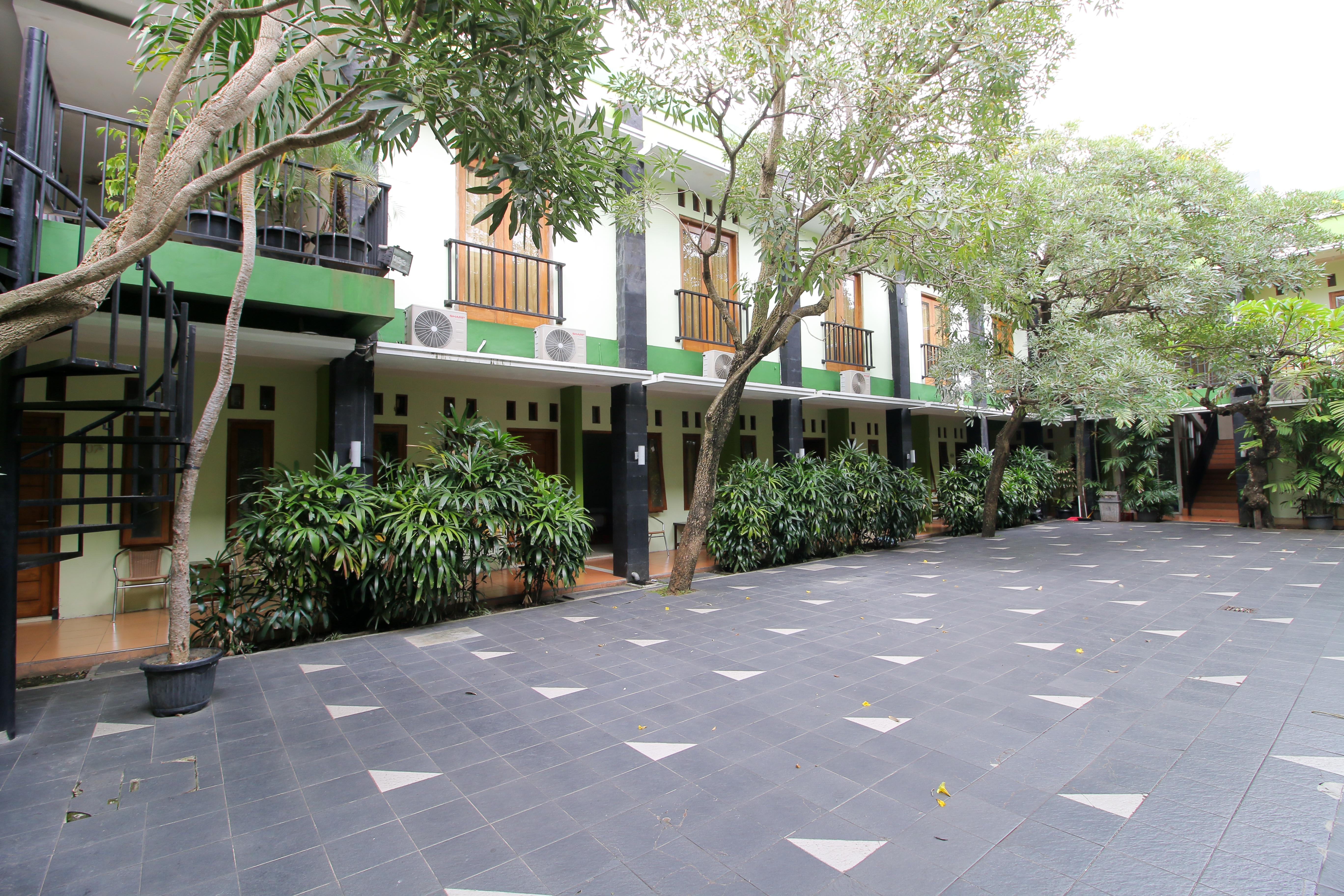 Reddoorz Plus @ Taman Siswa 2 Yogyakarta Exterior photo